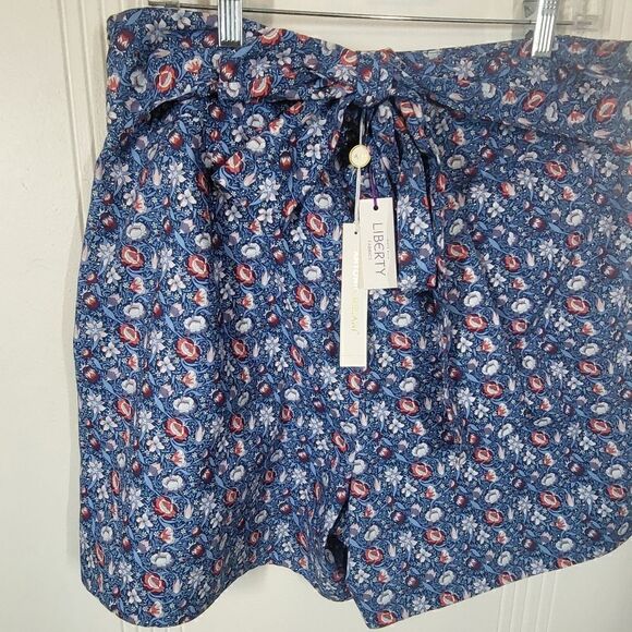 Antonio Melani Blue & Red Flowered Shorts - Picture 5 of 10